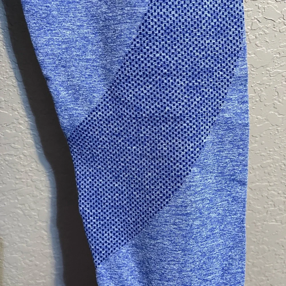 SOLD đźš« High Rise Seamless Leggings - Picture 9 of 12